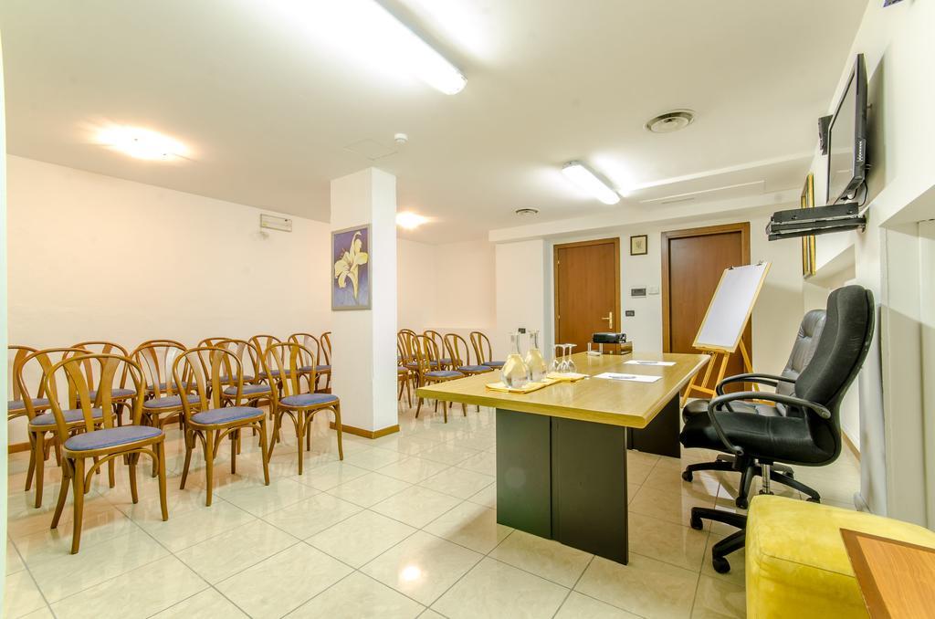Hotel Federico II Л'Акуила Экстерьер фото
